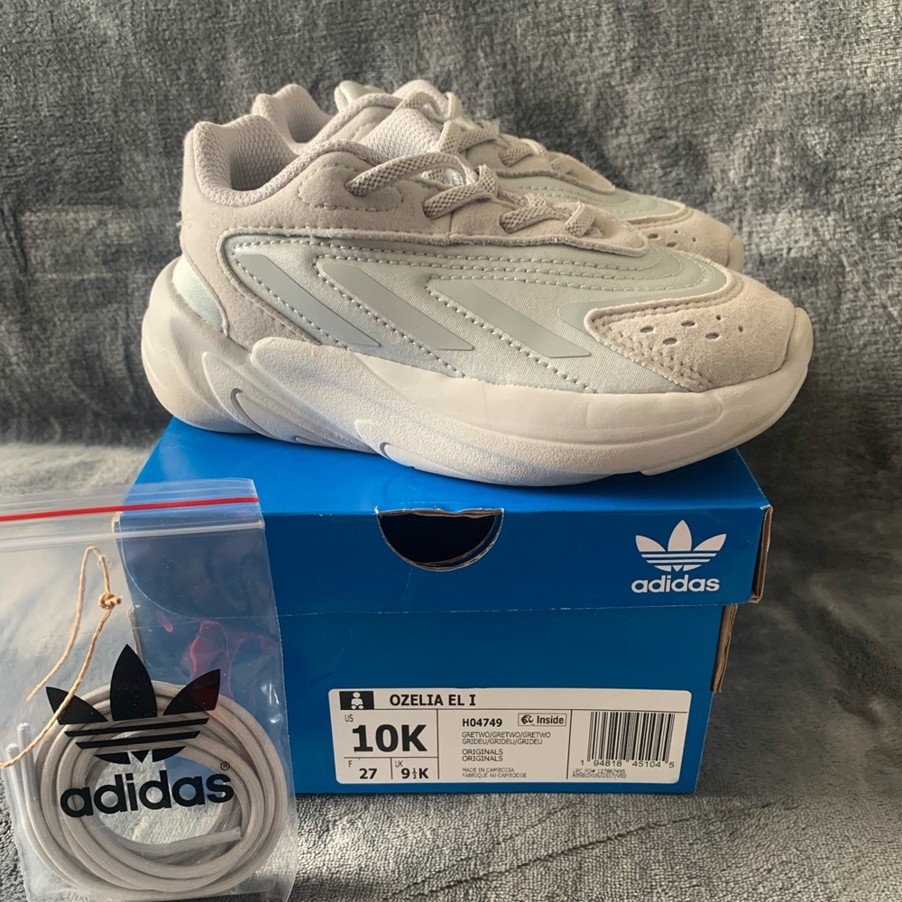 Adidas Ozelia sneakers